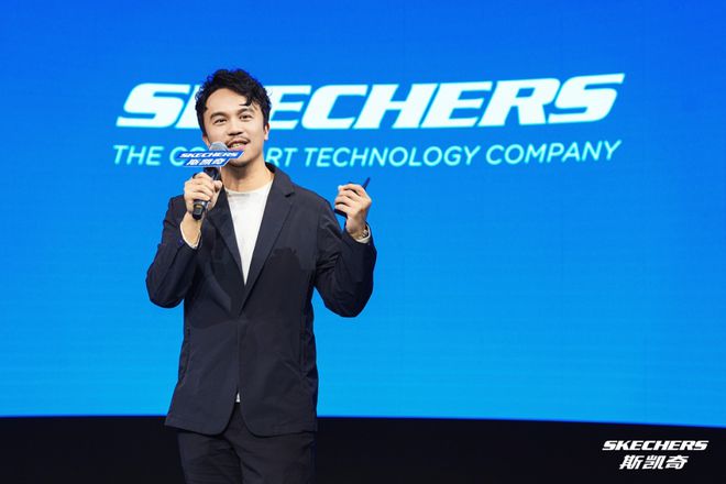 斯凯奇“舒适”到底必一体育运动app(图3)