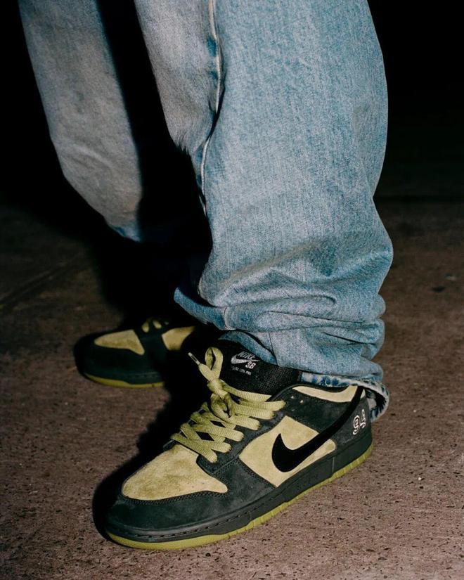 专业运动员穿的都没有中学生「专业」…必一b体育app网页版登录这个时代(图6)