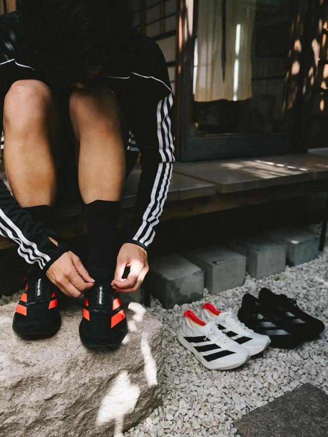 专业运动员穿的都没有中学生「专业」…必一b体育app网页版登录这个时代(图11)